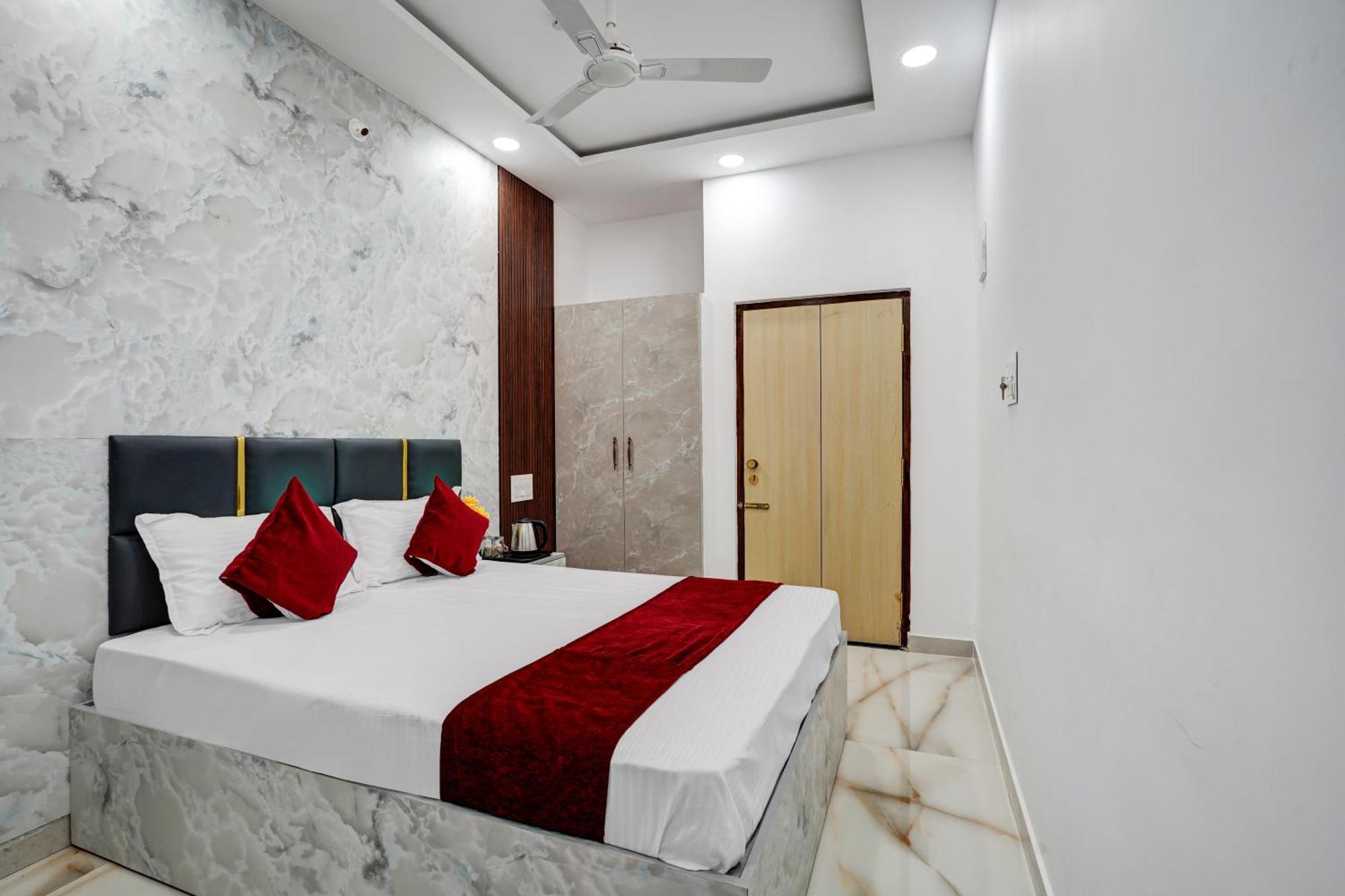 Hotel Sky Blue And Suites Μπανγκαλόρ Εξωτερικό φωτογραφία