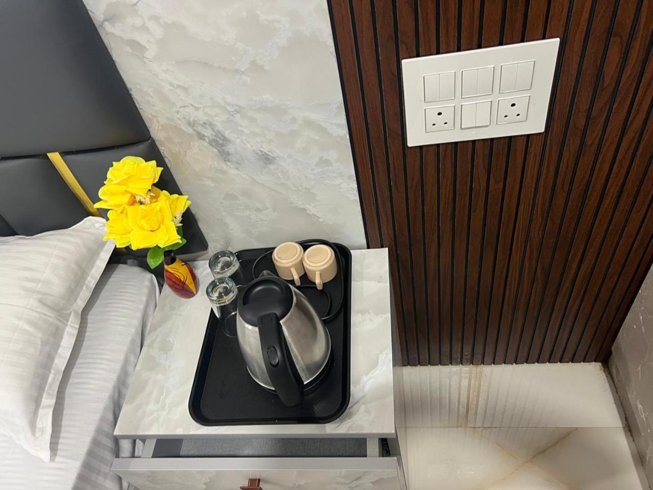 Hotel Sky Blue And Suites Μπανγκαλόρ Εξωτερικό φωτογραφία